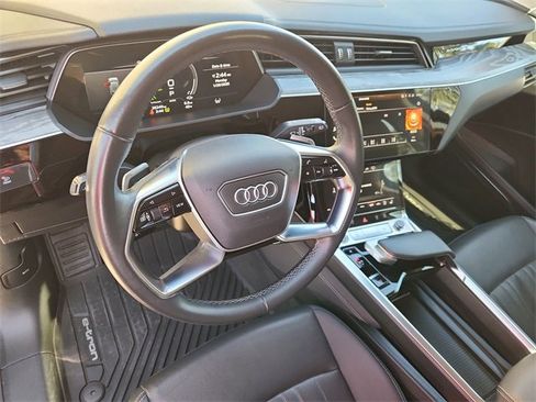 Used 2022 Audi e-tron Premium Plus image 10