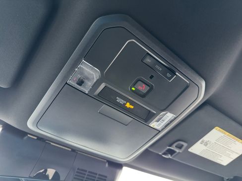 New 2025 Toyota Tacoma TRD Off-Road image 18