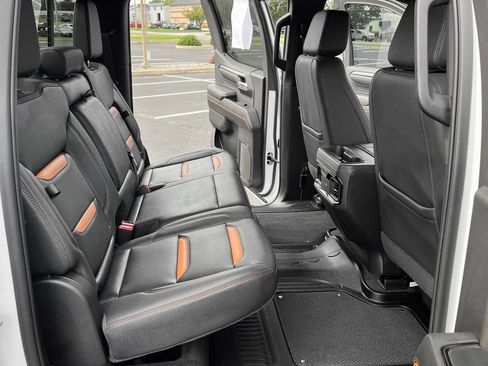 Used 2024 GMC Sierra 1500 AT4 image 19