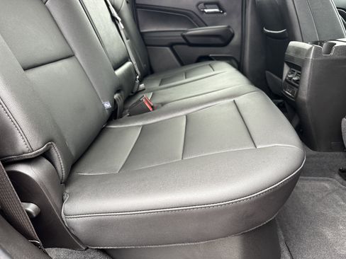 Certified 2025 Chevrolet Colorado LT w/ LT Convenience Package image 16