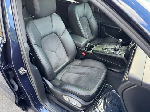 Used 2018 Porsche Macan Sport Edition AWD/4WD image 25