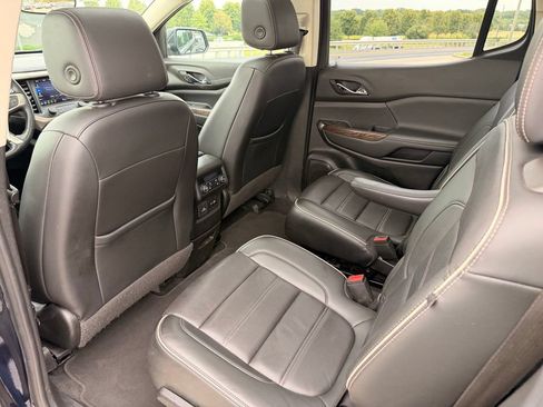 Used 2021 GMC Acadia Denali w/ Denali Technology Package FWD image 35