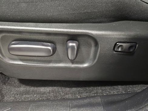 Used 2023 Toyota Tacoma TRD Off-Road image 17