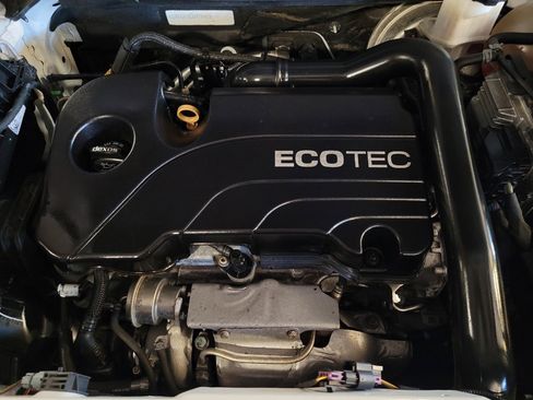 Used 2018 Chevrolet Equinox LT image 30