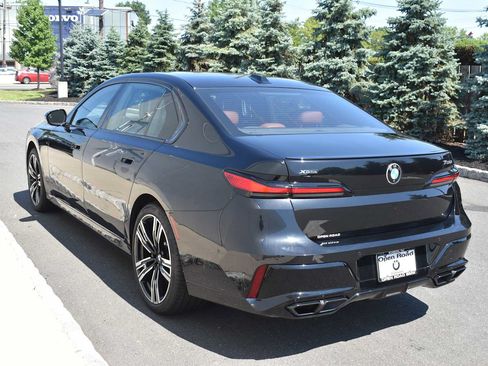 Used 2024 BMW 760i xDrive w/ Executive Package AWD/4WD image 7