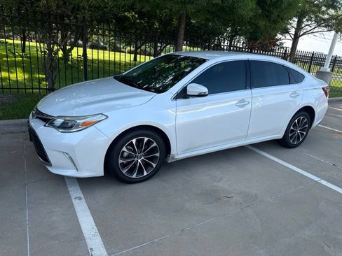 Used 2018 Toyota Avalon XLE FWD image 1
