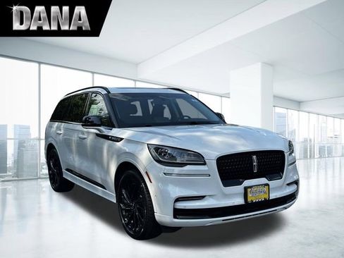 Used 2024 Lincoln Aviator Reserve w/ Jet Package AWD/4WD image 1