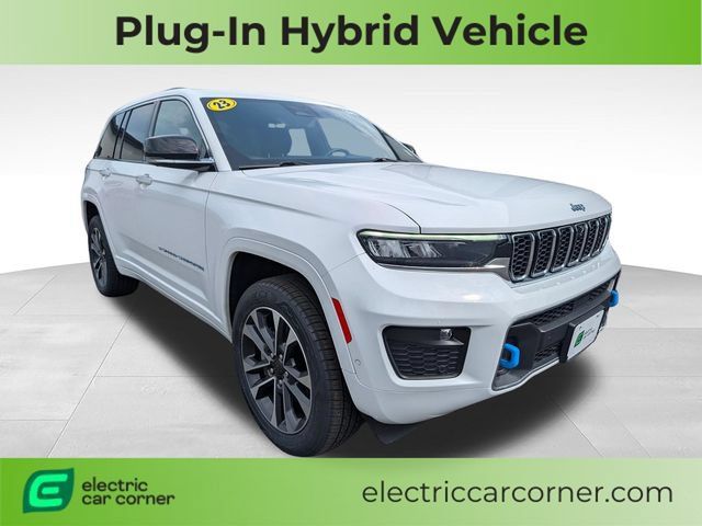 Used 2023 Jeep Grand Cherokee Overland w/ Advanced Protech Group III AWD/4WD image 1