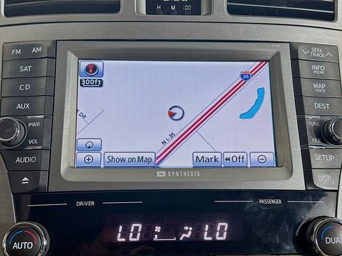 Used 2012 Toyota Avalon Limited image 21