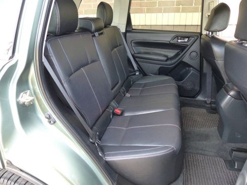 Used 2017 Subaru Forester 2.5i Touring AWD/4WD image 38