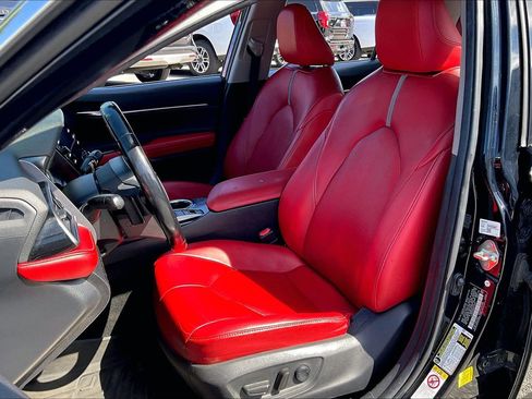 Used 2019 Toyota Camry XSE w/ Navigation Package FWD image 23