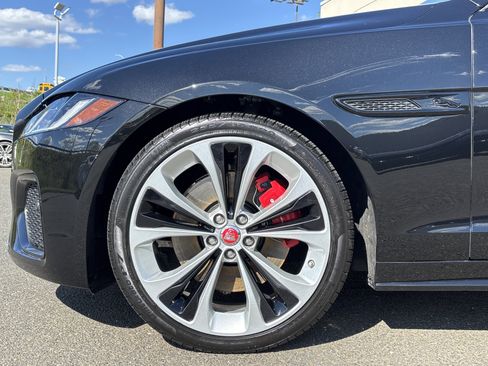 Used 2022 Jaguar XF R-Dynamic SE AWD/4WD image 12
