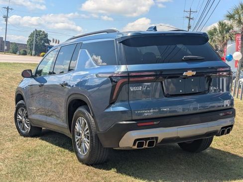 Used 2025 Chevrolet Traverse LT AWD/4WD image 5