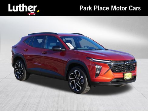 Used 2024 Chevrolet Trax RS w/ Driver Confidence Package image 1