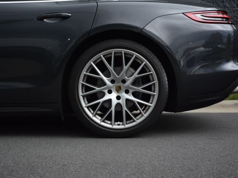Certified 2019 Porsche Panamera 4 AWD/4WD image 40