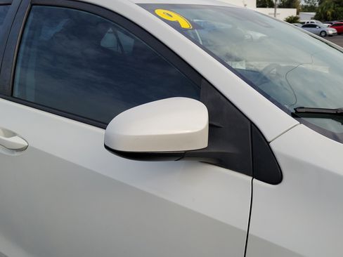 Used 2019 Toyota Corolla LE FWD image 9