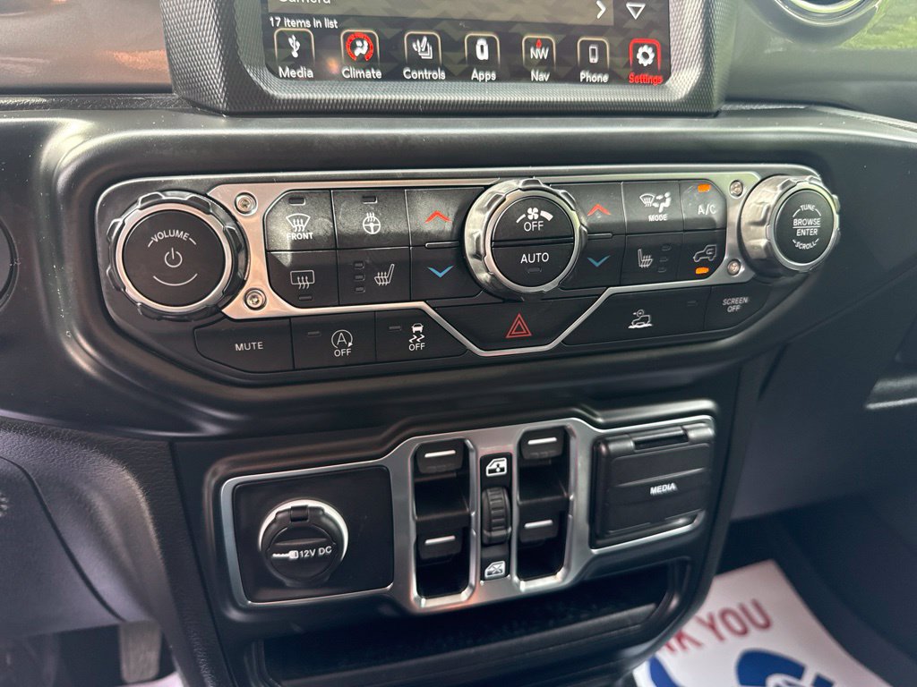 Used 2022 Jeep Wrangler Unlimited Sahara w/ Cold Weather Group AWD/4WD image 30