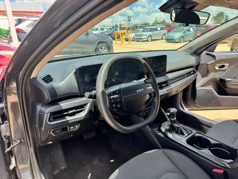 Used 2025 Kia K4 FWD image 12