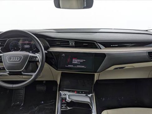 Used 2024 Audi Q8 e-tron Premium Plus w/ Premium Plus Package AWD/4WD image 27
