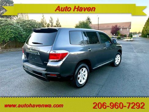 Used 2013 Toyota Highlander 4WD w/ Cold Weather Pkg image 7