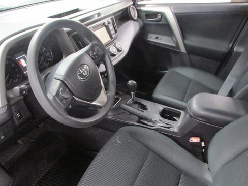 Used 2018 Toyota RAV4 LE w/ All Weather Liner Package AWD/4WD image 23
