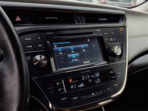 Used 2017 Toyota Avalon XLE image 14
