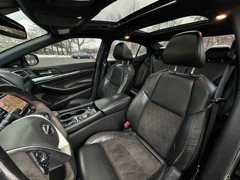 Used 2020 Nissan Maxima SR w/ Sport Mat Group image 9