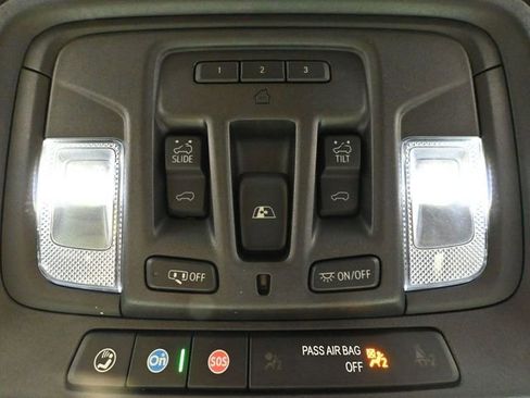 Used 2022 Chevrolet Silverado 1500 High Country image 40