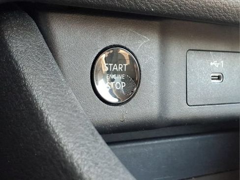Used 2024 Nissan Rogue SV AWD/4WD image 13