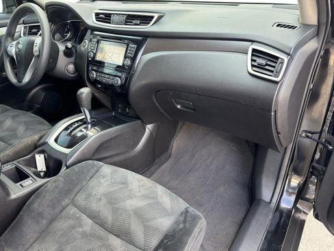 Used 2015 Nissan Rogue SV w/ SV Premium Package image 15