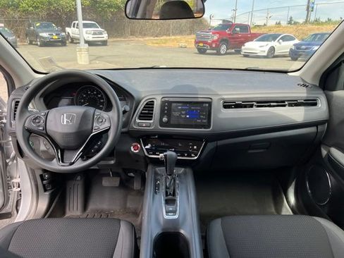 Used 2022 Honda HR-V EX image 9