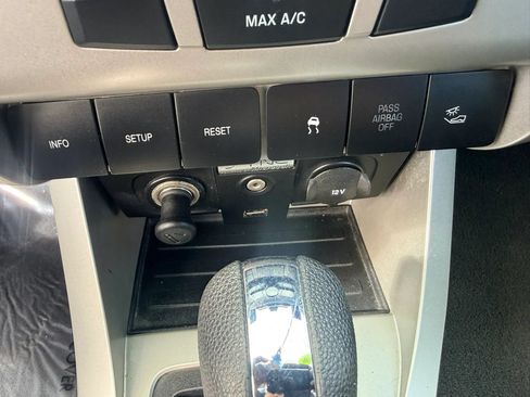 Used 2010 Ford Focus SES FWD image 14