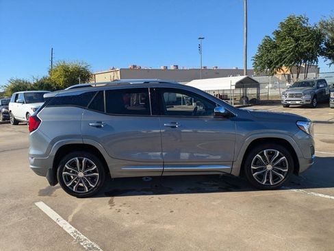Used 2020 GMC Terrain Denali w/ Denali Premium Package image 4