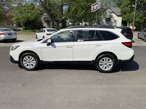 Used 2018 Subaru Outback 2.5i Premium AWD/4WD image 2