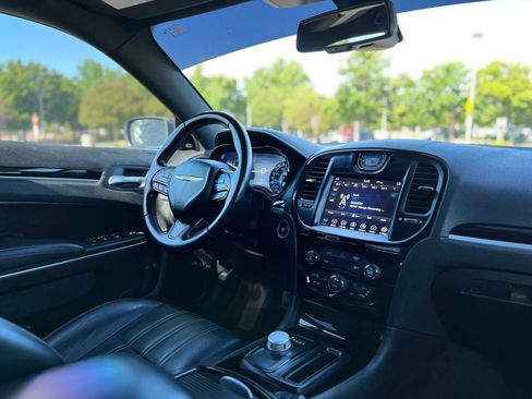 Used 2018 Chrysler 300 S AWD/4WD image 16