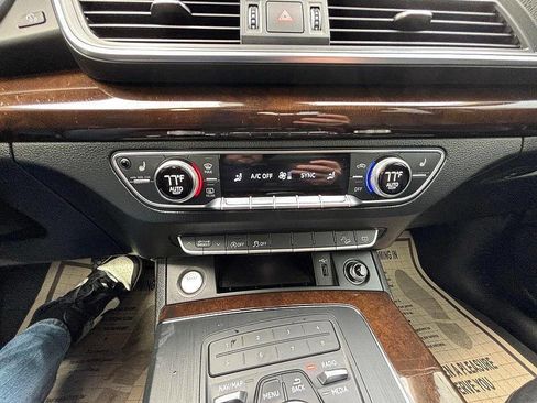 Used 2019 Audi Q5 2.0T Premium w/ Convenience Package image 23