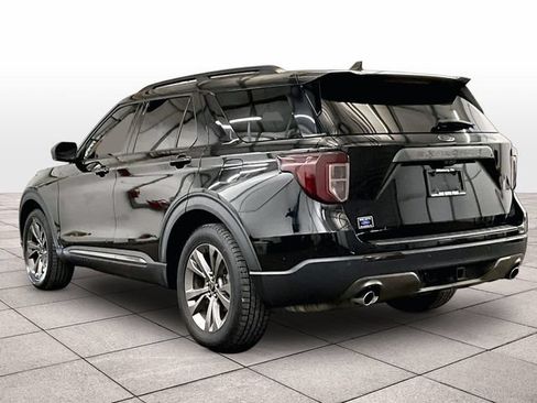 Used 2021 Ford Explorer XLT w/ Equipment Group 202A AWD/4WD image 10