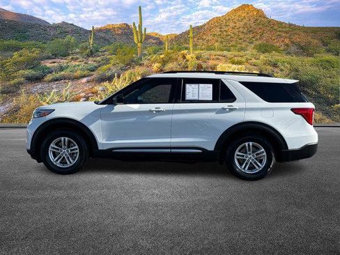 Used 2022 Ford Explorer XLT image 8