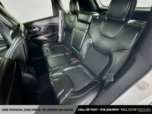 Used 2019 Jeep Cherokee Latitude Plus image 22