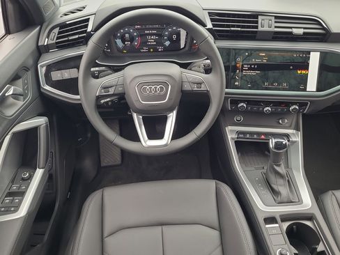 New 2025 Audi Q3 2.0T Premium image 9