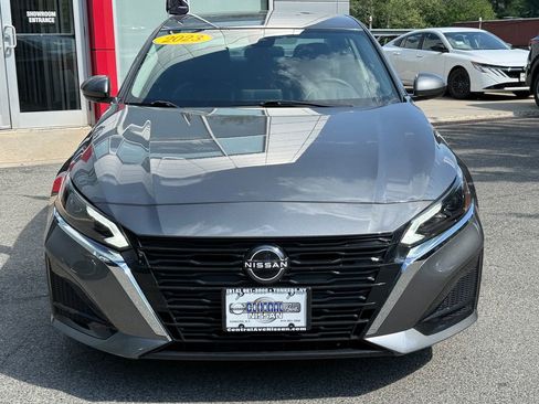 Used 2023 Nissan Altima 2.5 SV FWD image 1