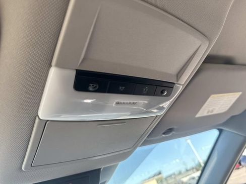 Used 2024 Nissan Rogue S FWD image 23