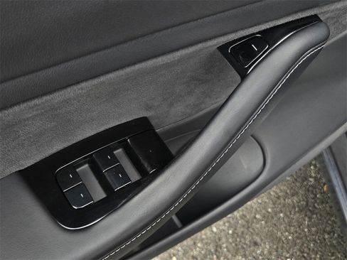 Used 2018 Tesla Model 3 Long Range image 11