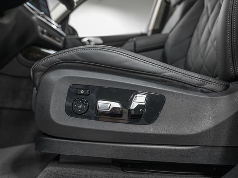 Used 2026 BMW X7 xDrive40i image 14