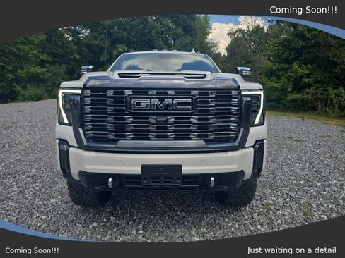 Used 2024 GMC Sierra 3500 Denali Ultimate AWD/4WD image 8