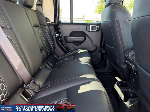 Used 2022 Jeep Gladiator Sport image 29
