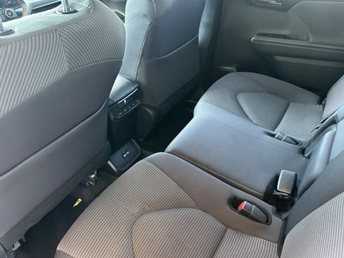 Certified 2025 Toyota Highlander LE AWD/4WD image 15