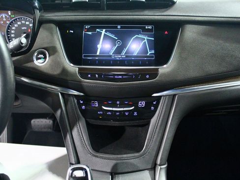 Used 2017 Cadillac XT5 Platinum image 21