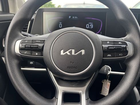 Used 2025 Kia Sportage LX FWD image 25