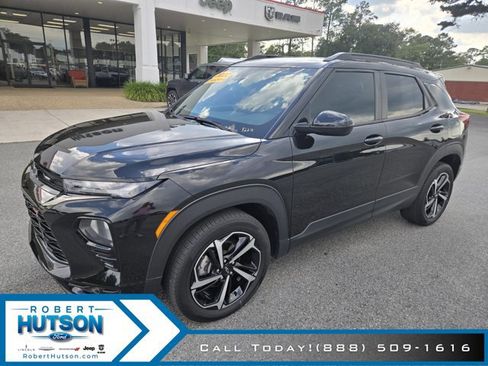 Used 2022 Chevrolet TrailBlazer RS image 2